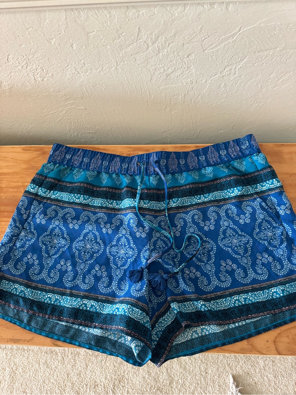 Brand new Loft Blue Patterned Women’s Drawstring Shorts size medium